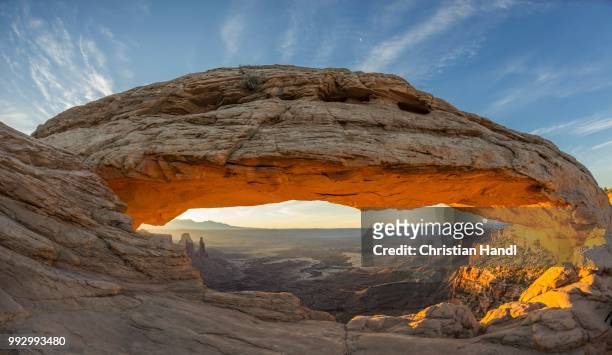 mesa arch at sunrise, island in the sky, canyonlands national park, moab, utah, united states - island in the sky stock pictures, royalty-free photos & images