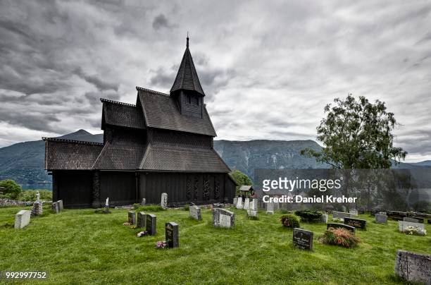 urnes stave church at lustrafjord's oldest stave church, sogn of fjordane, norway - verwaltungsbezirk sogn og fjordane stock-fotos und bilder