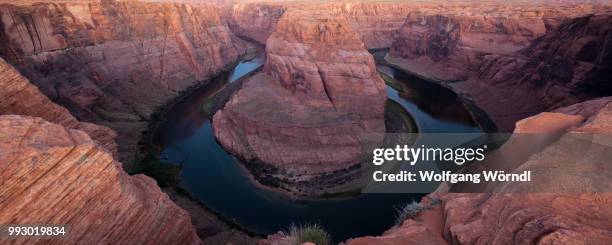 horseshoe bend panorama - wolfgang wörndl stock pictures, royalty-free photos & images