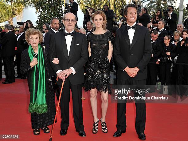 Director Manoel de Oliveira his wife Maria Isabel Carvalhais actress Pilar Lopez and actor Ricardo Trepa attend the Premiere of 'On Tour' at the...