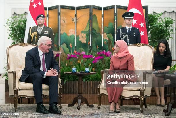German President Frank-Walter Steinmeier and the President of Singapore, Halimah Jacob, meeting in the Istana Presidential Palace in Singapore, 02...