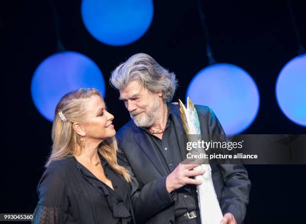 Singer Anastacia presents the mountain climber Reinhold Messner with the award for "legend in sports" in the Alte Oper in Frankfurt am Main, Germany,...