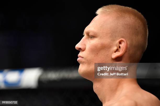 Oskar Piechota of Poland prepares to fight Gerald Meerschaert in their middleweight bout during The Ultimate Fighter Finale event inside The Pearl...