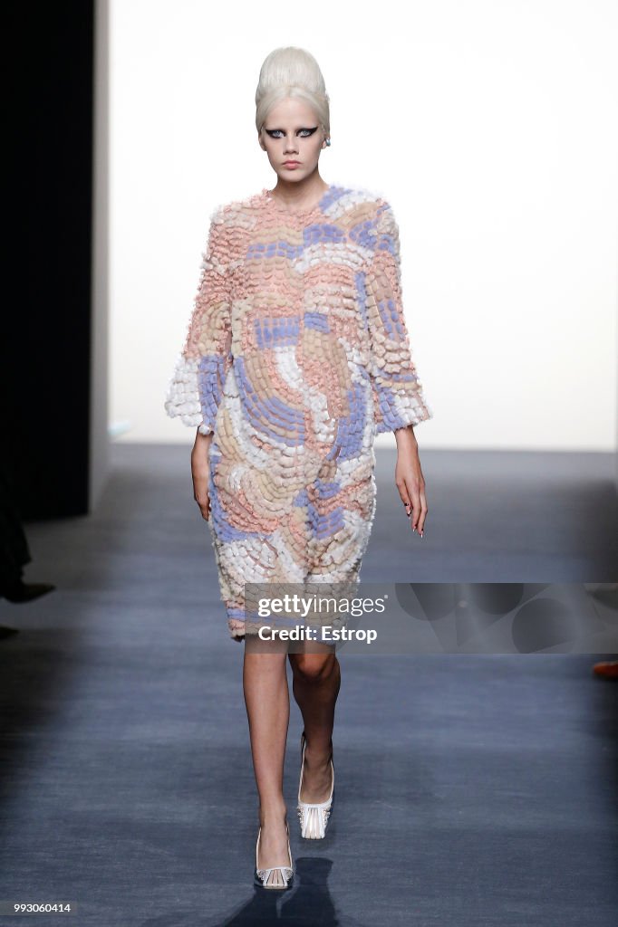Fendi Couture : Runway - Paris Fashion Week - Haute Couture Fall Winter 2018/2019