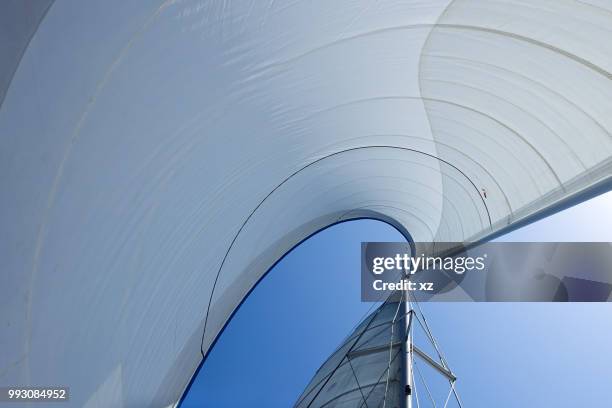 sail - barco à vela imagens e fotografias de stock