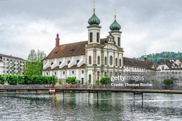 the jesuit church in lucerne, switzerland - canton-de-lucerne photos et images de collection