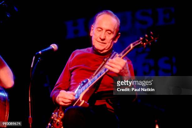 American guitarist Les Paul performs onstage at The House of Blues, Chicago, Illinois, December 2, 1996.