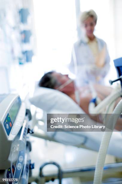 intensive care - bewusteloos stockfoto's en -beelden
