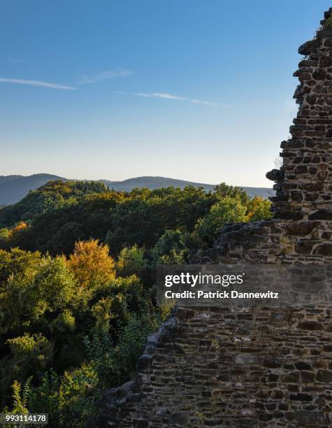 burgruine windeck im herbst - herbst - fotografias e filmes do acervo