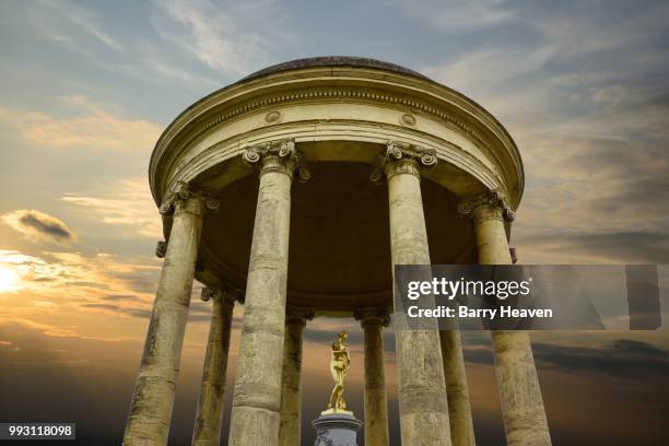 Statuie 1,379 Barry Statue Stock Photos, High-Res Pictures, and Images - Getty ...