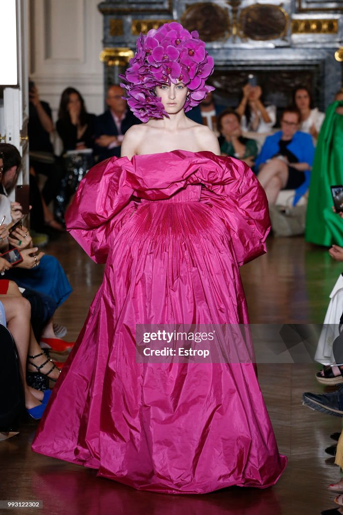 Valentino : Runway - Paris Fashion Week - Haute Couture Fall Winter 2018/2019
