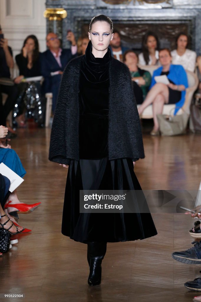 Valentino : Runway - Paris Fashion Week - Haute Couture Fall Winter 2018/2019