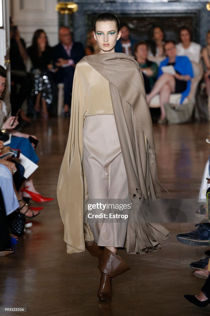 Valentino : Runway - Paris Fashion Week - Haute Couture Fall Winter 2018/2019