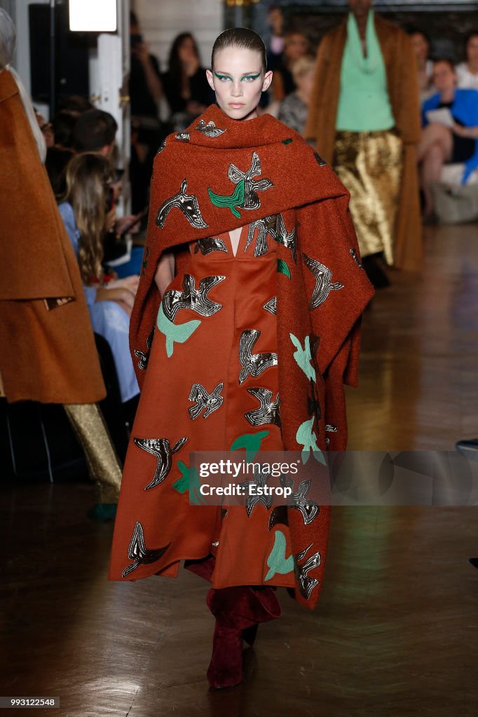 Valentino : Runway - Paris Fashion Week - Haute Couture Fall Winter 2018/2019