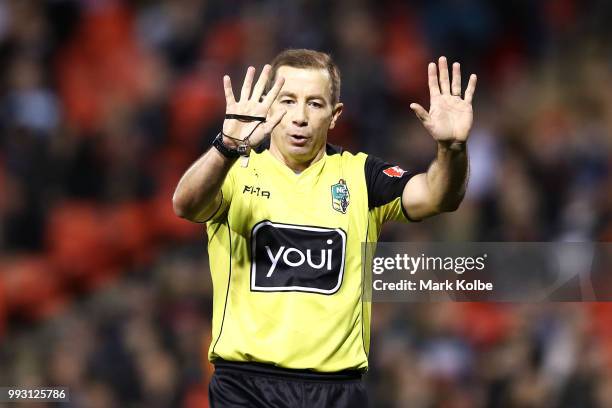 Referee Ben Cummins gestures to the Warriors during the round 17 NRL match between the Penrith Panthers and the New Zealand Warriors at Panthers...