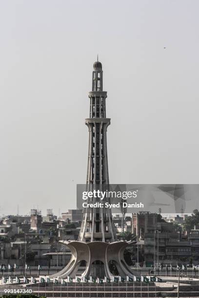 minar-e-pakistan - minar e pakistan stock-fotos und bilder