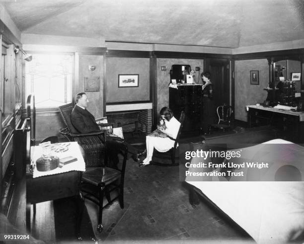 Master bedroom looking northwest with Isadora, Jeannette, and Marshall Wilber, Chicago, Illinois, 1916.