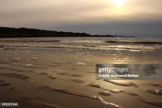 the beach - reifen stock pictures, royalty-free photos & images