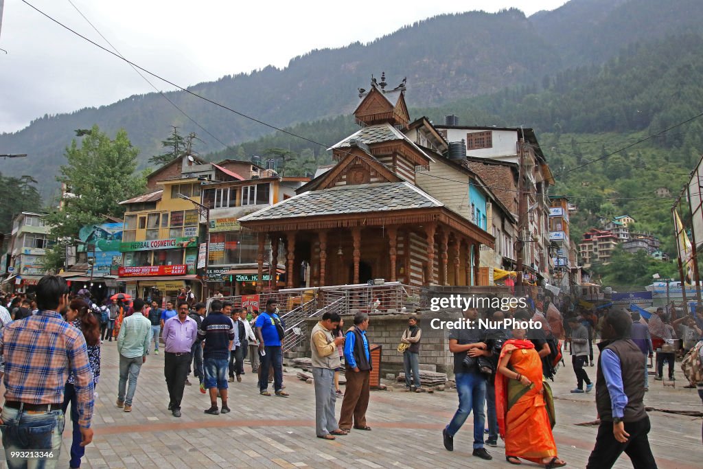Manali Mp A view of street market in Manali town, Himachal Pradesh , India on ...