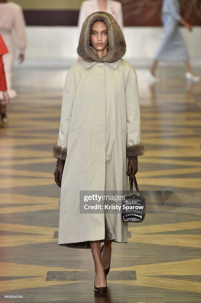 Ulyana Sergeenko : Runway - Paris Fashion Week - Haute Couture Fall Winter 2018/2019