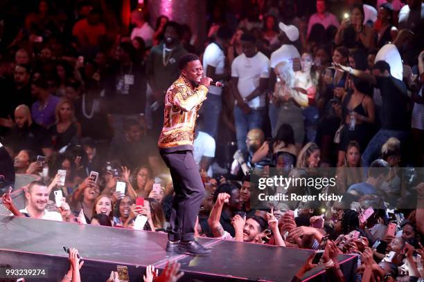 Actor/comedian Kevin Hart sings during his birthday party at Drai's Beach Club - Nightclub at The Cromwell Las Vegas on July 8, 2018 in La Vegas,...
