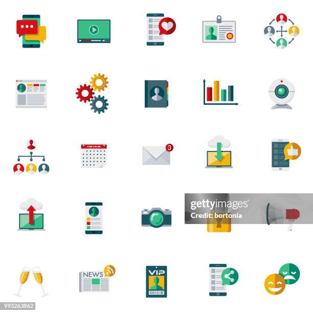 ilustraciones, imágenes clip art, dibujos animados e iconos de stock de conjunto de iconos de redes sociales diseño plano - rss