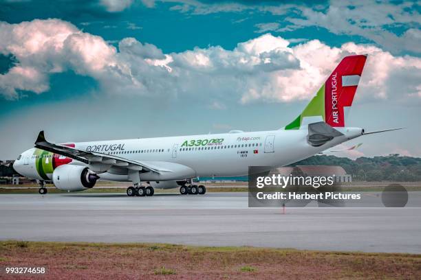 airbus a330neo first flight to sao paulo international airport / guarulhos, brazil - airbus a330 stock pictures, royalty-free photos & images