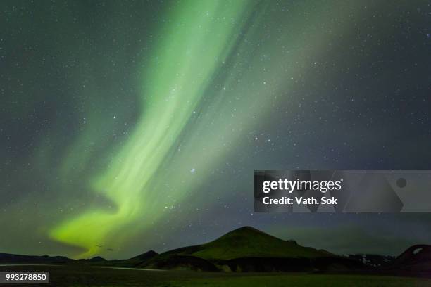 aurora borealis at landmannalaugar - sok 個照片及圖片檔