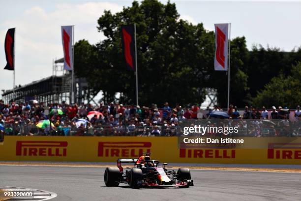 Daniel Ricciardo of Australia driving the Aston Martin Red Bull Racing RB14 TAG Heuer on track during qualifying for the Formula One Grand Prix of...