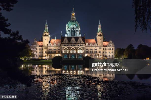 rathaus hannover - schnell stock pictures, royalty-free photos & images