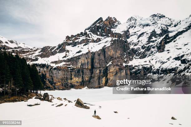 oeschinensee, kandersteg, switzerland. - kandersteg stock pictures, royalty-free photos & images