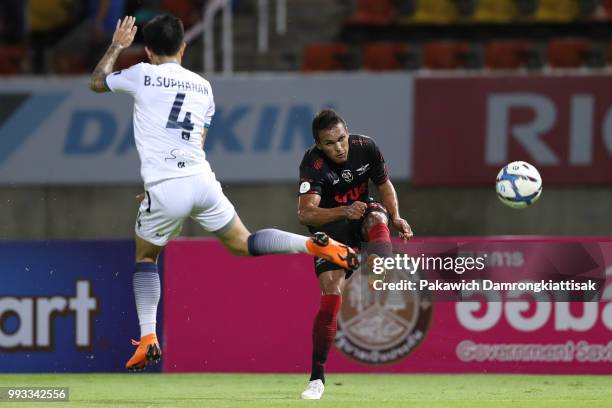 Robson Dos Santos Fernandes of True Bangkok United shoots the ball during the Thai League 1 match between True Bangkok United and Pattaya United at...