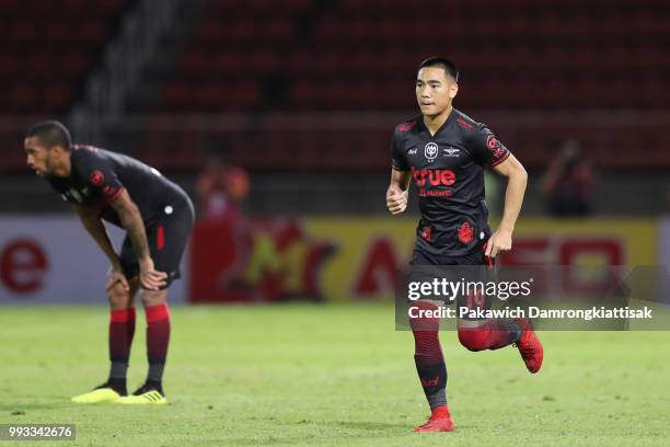 Phattharaphol Khamsuk of True Bangkok United in action during the Thai League 1 match between True Bangkok United and Pattaya United at True Stadium...