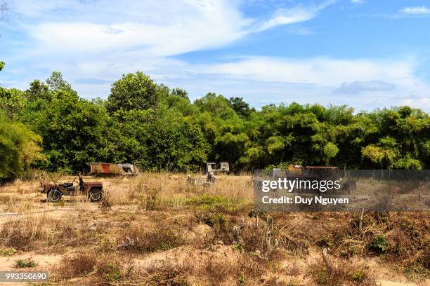 cu chi tunnels 12 - cu chi tunnels stock pictures, royalty-free photos & images