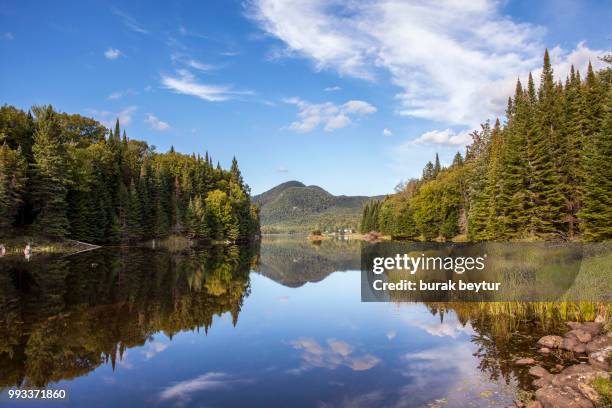 landscape in mont tremblant - mont tremblant photos et images de collection