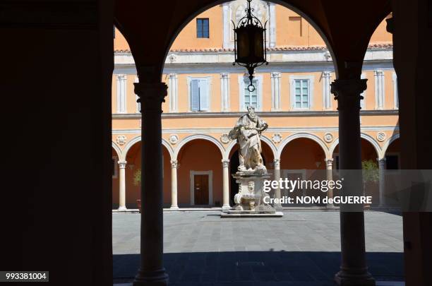 (more) impressions from tuscany - guerre fotografías e imágenes de stock