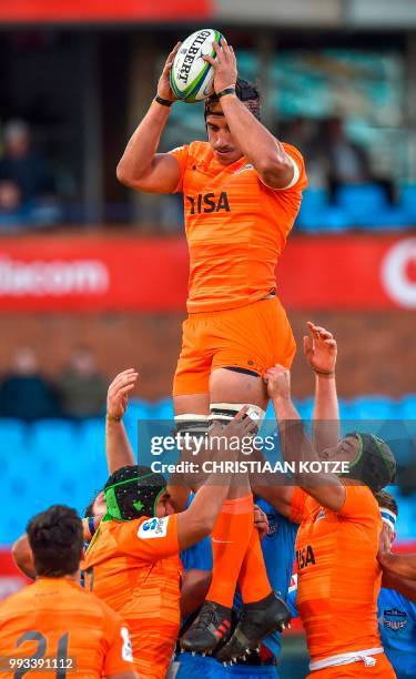 Leaping Trys Rugby 480 Rugby Player Leaping Up To Catch Ball Stock Photos, High-Res ...