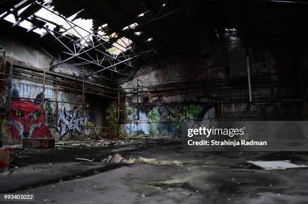 abbandoned berlin - abandoned warehouse stock-fotos und bilder