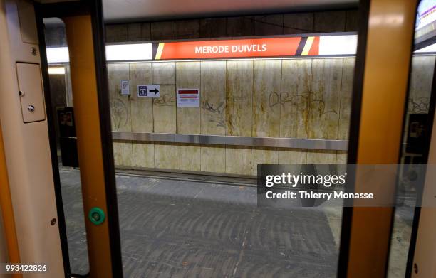 Redesign of the Demey metro STIB/MIVB station in homage of the victory of the Red devils, the Belgium National Football team in the FIFA world cup.