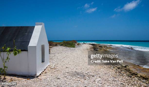 former slave houses, bonaire - caribisch nederland stockfoto's en -beelden