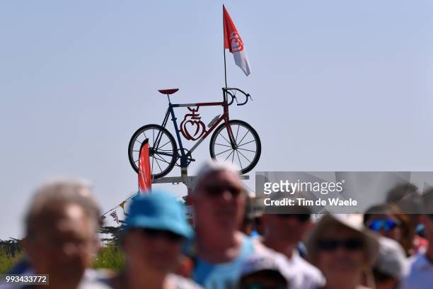 Bike / Silhouet / Fans / during the 105th Tour de France 2018, Stage 1 a 201km from Noirmoutier-En-L'ile to Fontenay-le-Comte on July 7, 2018 in...
