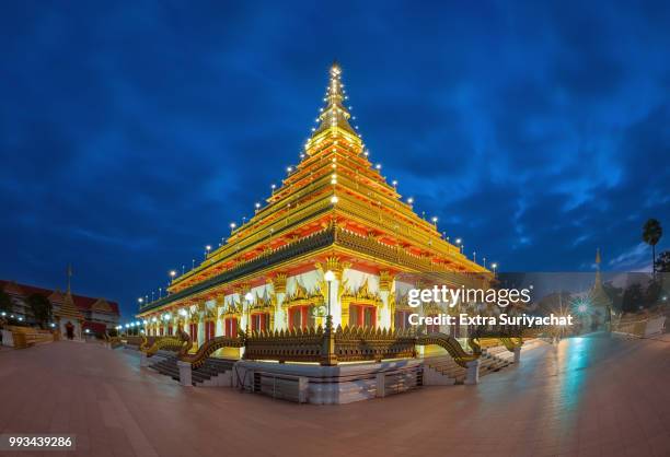 temple in thailand is named phra-mahathat-kaen-nakhon, khon kaen - khon kaen stock-fotos und bilder