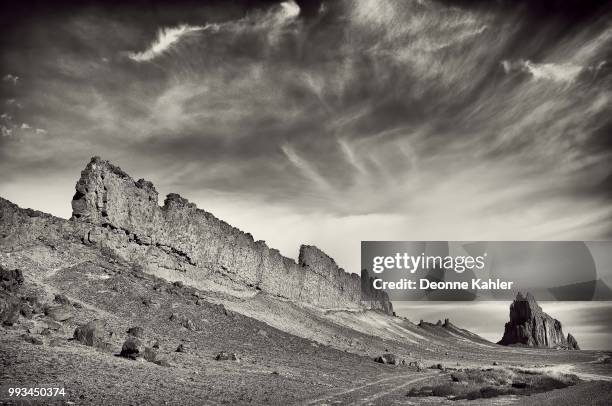 shiprock, new mexico - shiprock 個照片及圖片檔