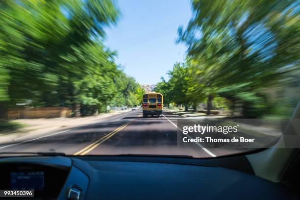 schoolbus has to be on time - broer foto e immagini stock