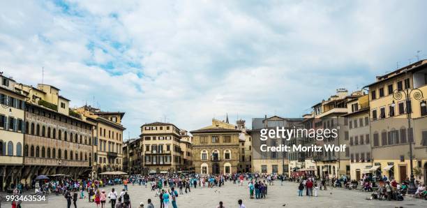 piazza santa croce, florence, tuscany, italy - croce photos et images de collection