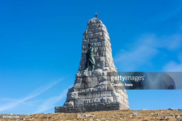 monument to the blue devils, diables bleus, mountaineer battalion in world war i, erected in 1927 on the grand ballon, the highest mountain in the vosges, soultz-haut-rhin, alsace, france - haut rhin stock pictures, royalty-free photos & images