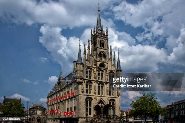 town hall of gouda, netherlands, - gouda stock pictures, royalty-free photos & images