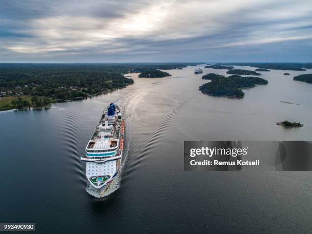 britannia cruiser ship in the stockholm swedish archipelago. - remus kotsell stock pictures, royalty-free photos & images