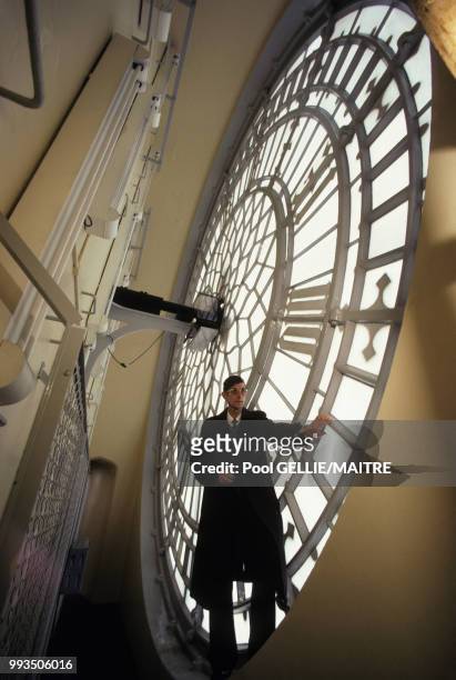 L'intérieur de Big Ben dans la Tour de l'Horloge du palais de Westminster à Londres en décembre 1986, Royaume-Uni.