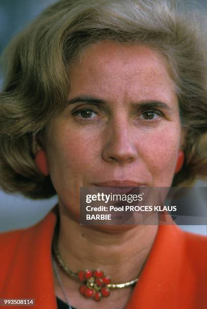 Beate Klarsfeld, militante anti-nazis, lors de l'ouverture du procès de Klaus Barbie le 11 mai 1987 à Lyon, France.